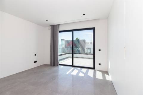 Moradia T4 Venda em Quarteira,Loulé