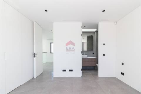 Moradia T4 Venda em Quarteira,Loulé