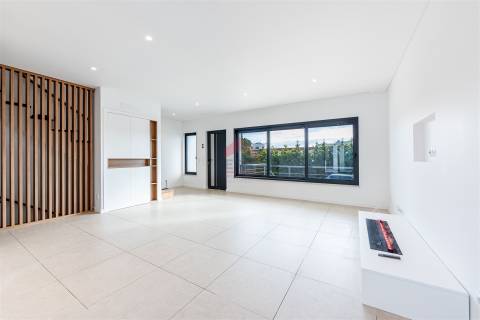 Moradia em Banda T3 Venda em Montenegro,Faro