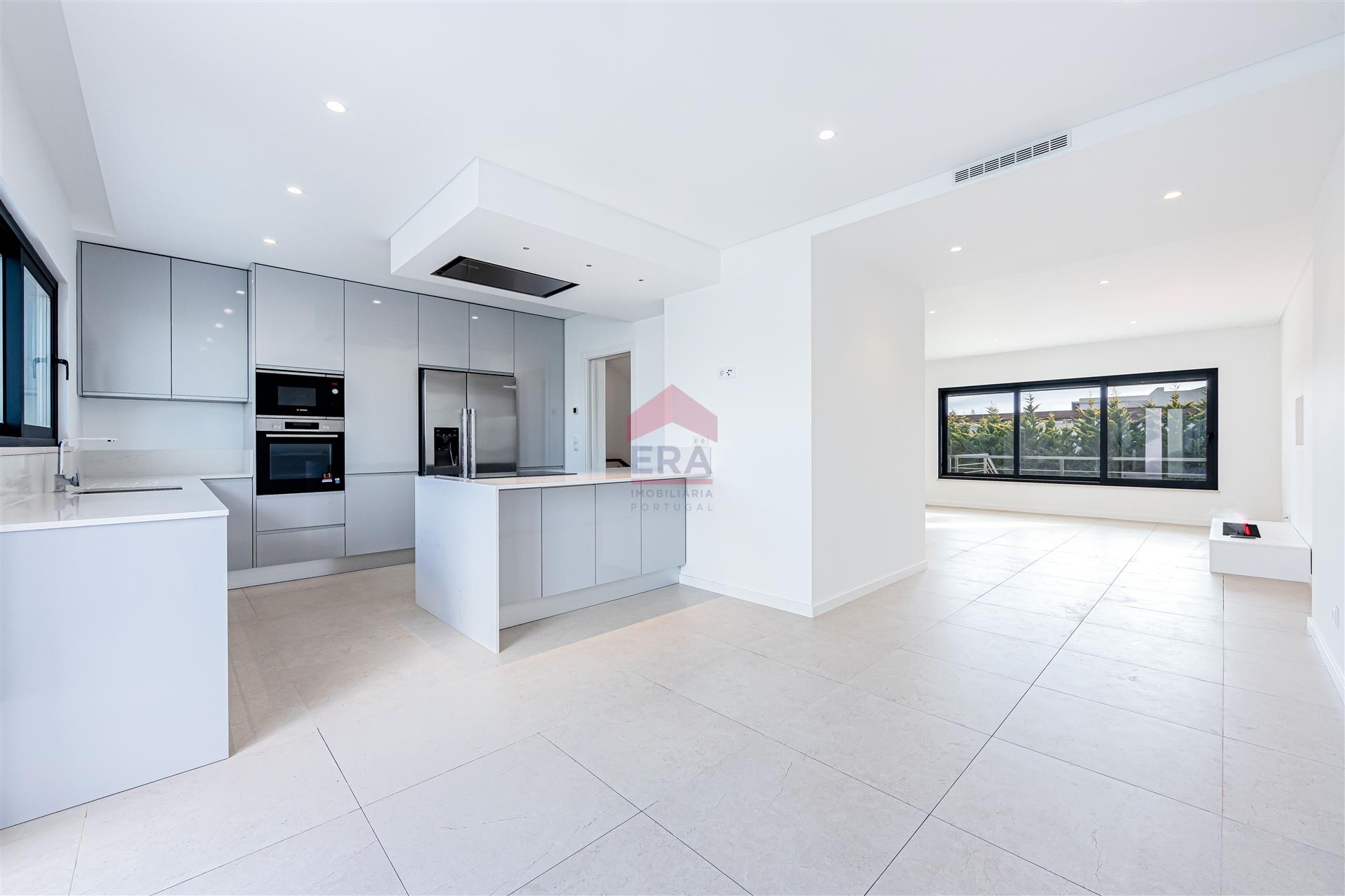 Moradia em Banda T3 Venda em Montenegro,Faro