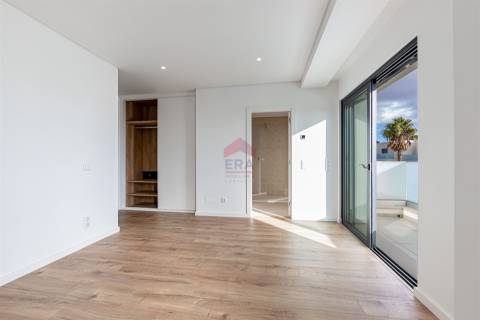 Moradia em Banda T3 Venda em Montenegro,Faro