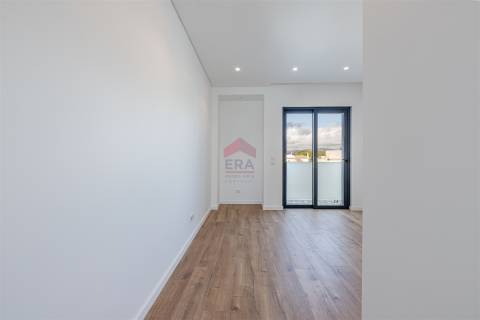 Moradia em Banda T3 Venda em Montenegro,Faro