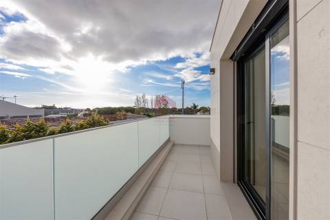 Moradia em Banda T3 Venda em Montenegro,Faro