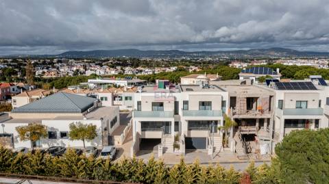 Moradia em Banda T3 Venda em Montenegro,Faro