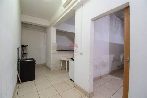 Armazém  Venda em Quarteira,Loulé