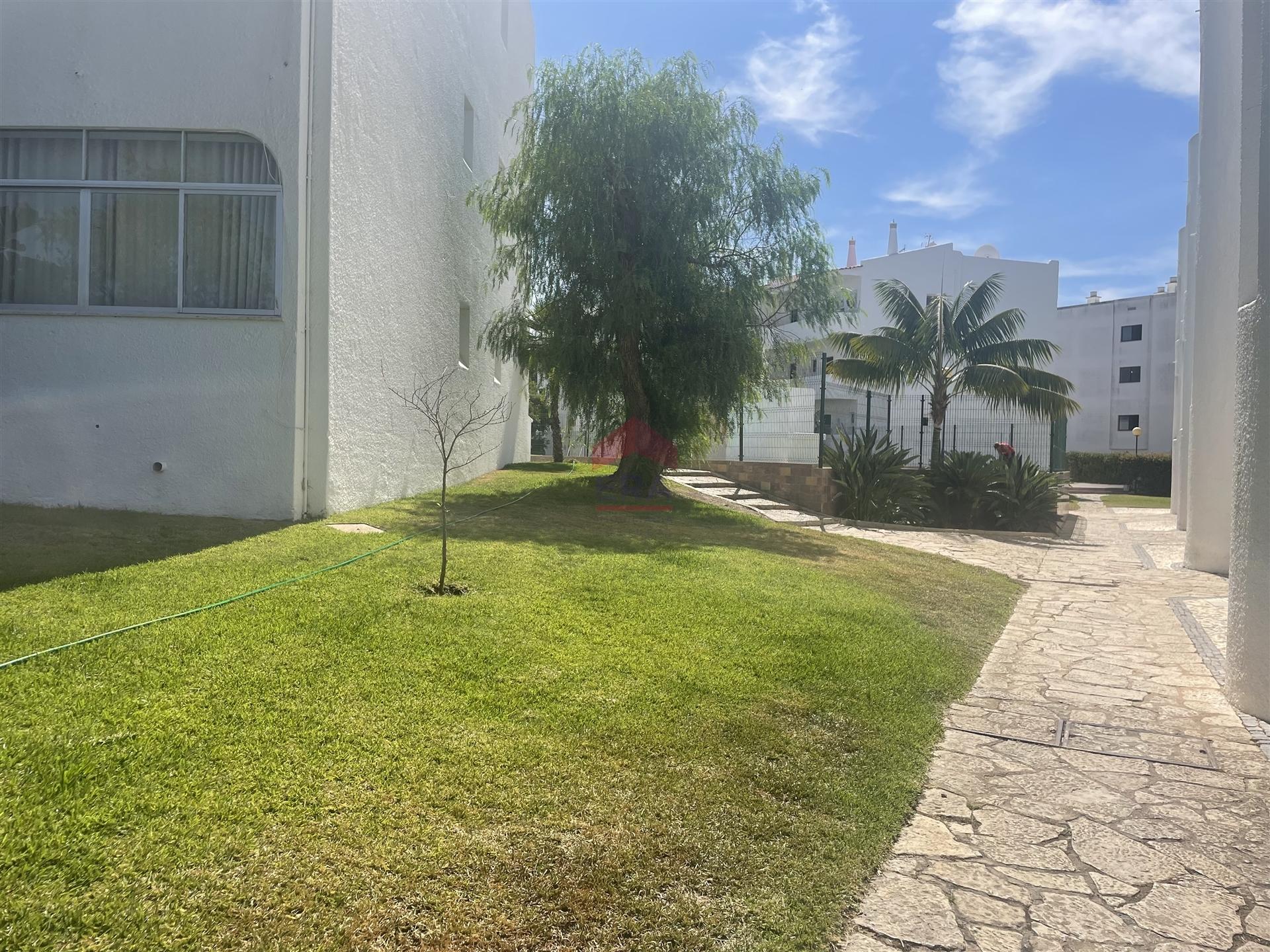 Apartamento T0 Venda em Quarteira,Loulé