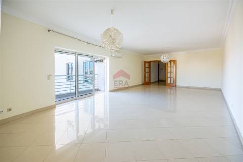Apartamento T3 Venda em Quarteira,Loulé