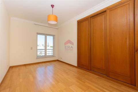 Apartamento T3 Venda em Quarteira,Loulé