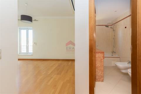 Apartamento T3 Venda em Quarteira,Loulé