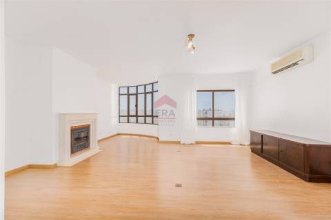 Apartamento T5 Venda em Faro (Sé e São Pedro),Faro