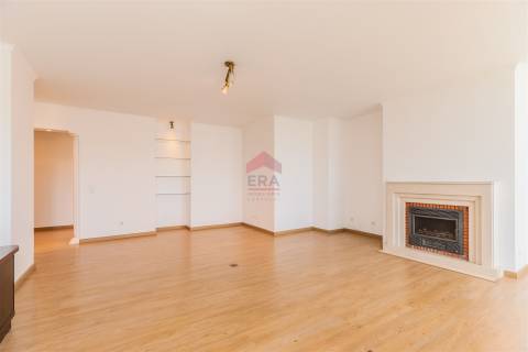 Apartamento T5 Venda em Faro (Sé e São Pedro),Faro