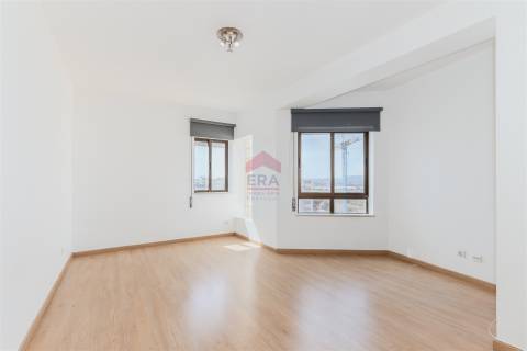 Apartamento T5 Venda em Faro (Sé e São Pedro),Faro