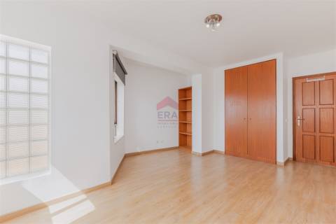 Apartamento T5 Venda em Faro (Sé e São Pedro),Faro