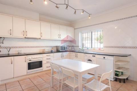 Moradia em Banda T3 Venda em Quarteira,Loulé