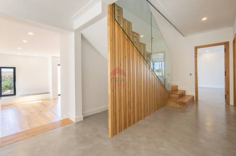 Moradia T5+2 Venda em Quarteira,Loulé