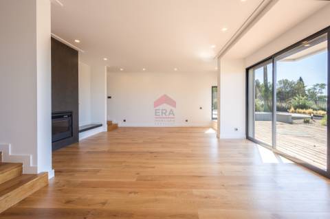 Moradia T5+2 Venda em Quarteira,Loulé