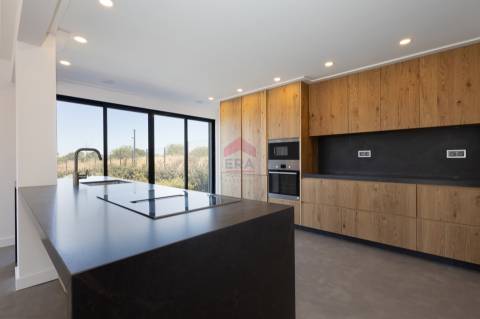 Moradia T5+2 Venda em Quarteira,Loulé