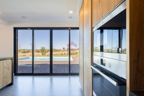 Moradia T5+2 Venda em Quarteira,Loulé