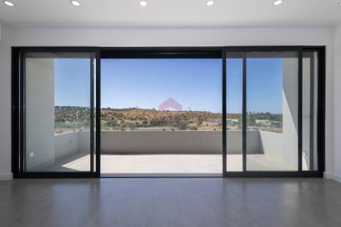 Moradia T5+2 Venda em Quarteira,Loulé