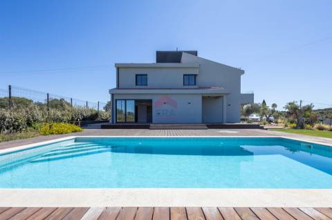 Moradia T5+2 Venda em Quarteira,Loulé