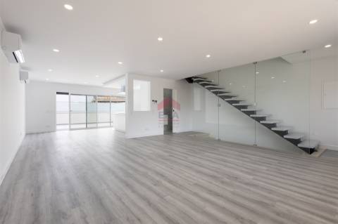 Moradia em Banda T3 Venda em Montenegro,Faro