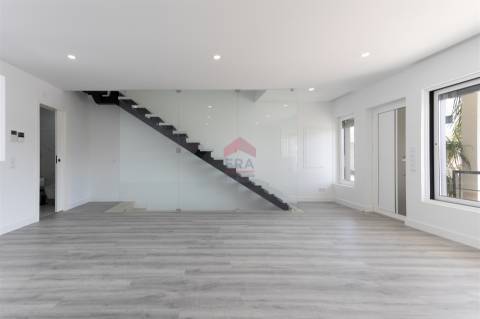 Moradia em Banda T3 Venda em Montenegro,Faro