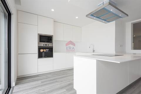 Moradia em Banda T3 Venda em Montenegro,Faro