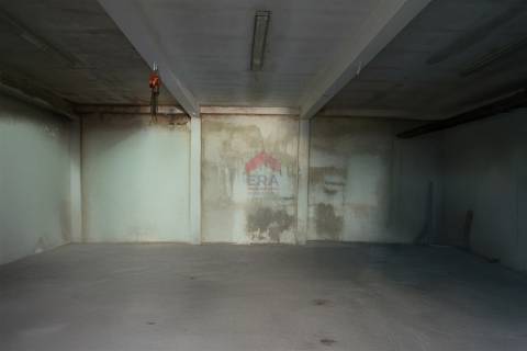 Armazém  Venda em Loulé (São Sebastião),Loulé