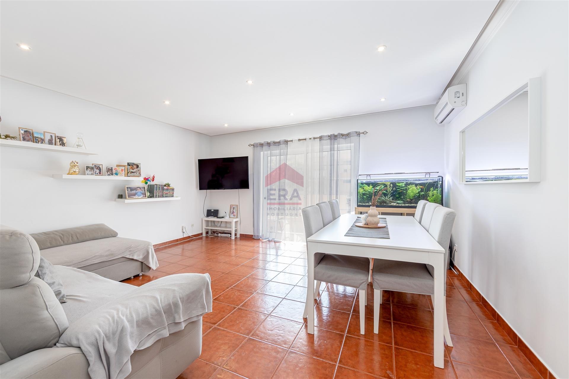 Apartamento T3 Venda em Quelfes,Olhão