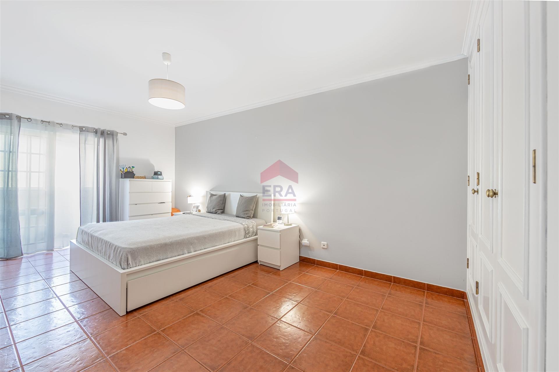Apartamento T3 Venda em Quelfes,Olhão