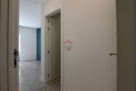 Moradia Geminada T7 Venda em Portimão,Portimão