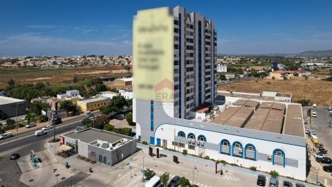 Loja T2 Venda em Faro (Sé e São Pedro),Faro