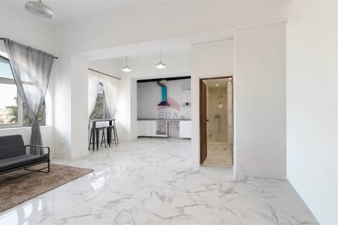 Loja T2 Venda em Faro (Sé e São Pedro),Faro