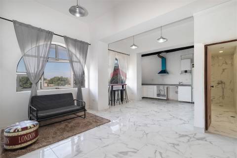 Loja T2 Venda em Faro (Sé e São Pedro),Faro