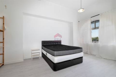 Loja T2 Venda em Faro (Sé e São Pedro),Faro