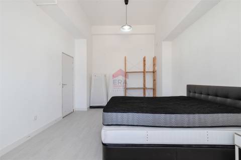 Loja T2 Venda em Faro (Sé e São Pedro),Faro