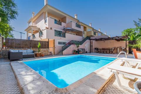 Moradia T3 Venda em Faro (Sé e São Pedro),Faro