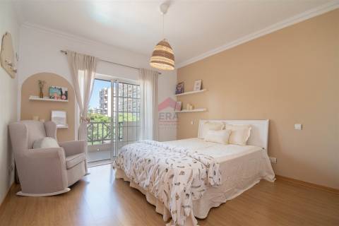 Moradia T3 Venda em Faro (Sé e São Pedro),Faro