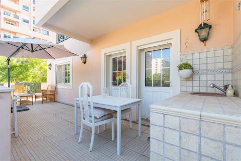 Moradia T3 Venda em Faro (Sé e São Pedro),Faro