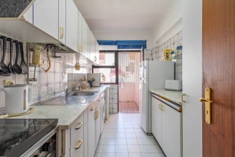 Apartamento T2 Venda em Quarteira,Loulé