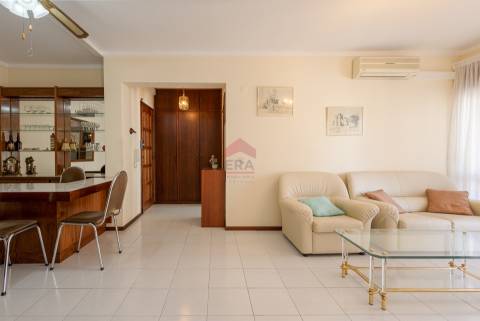 Apartamento T2 Venda em Quarteira,Loulé