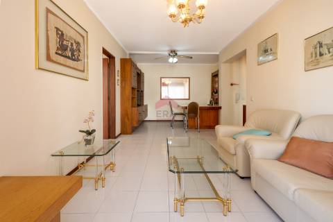 Apartamento T2 Venda em Quarteira,Loulé