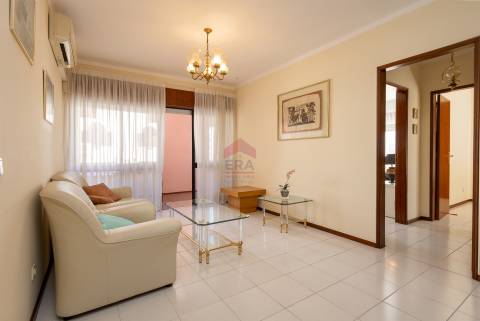 Apartamento T2 Venda em Quarteira,Loulé