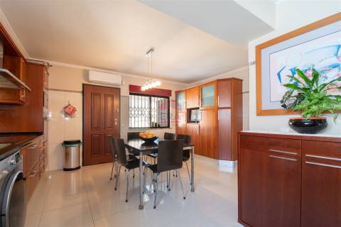 Moradia Isolada T5 Venda em Montenegro,Faro