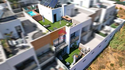 Moradia em Banda T3 Venda em Quelfes,Olhão