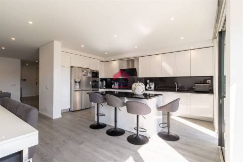 Moradia em Banda T3 Venda em Quelfes,Olhão