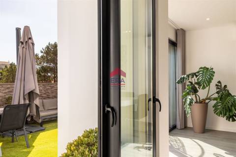 Moradia em Banda T3 Venda em Quelfes,Olhão