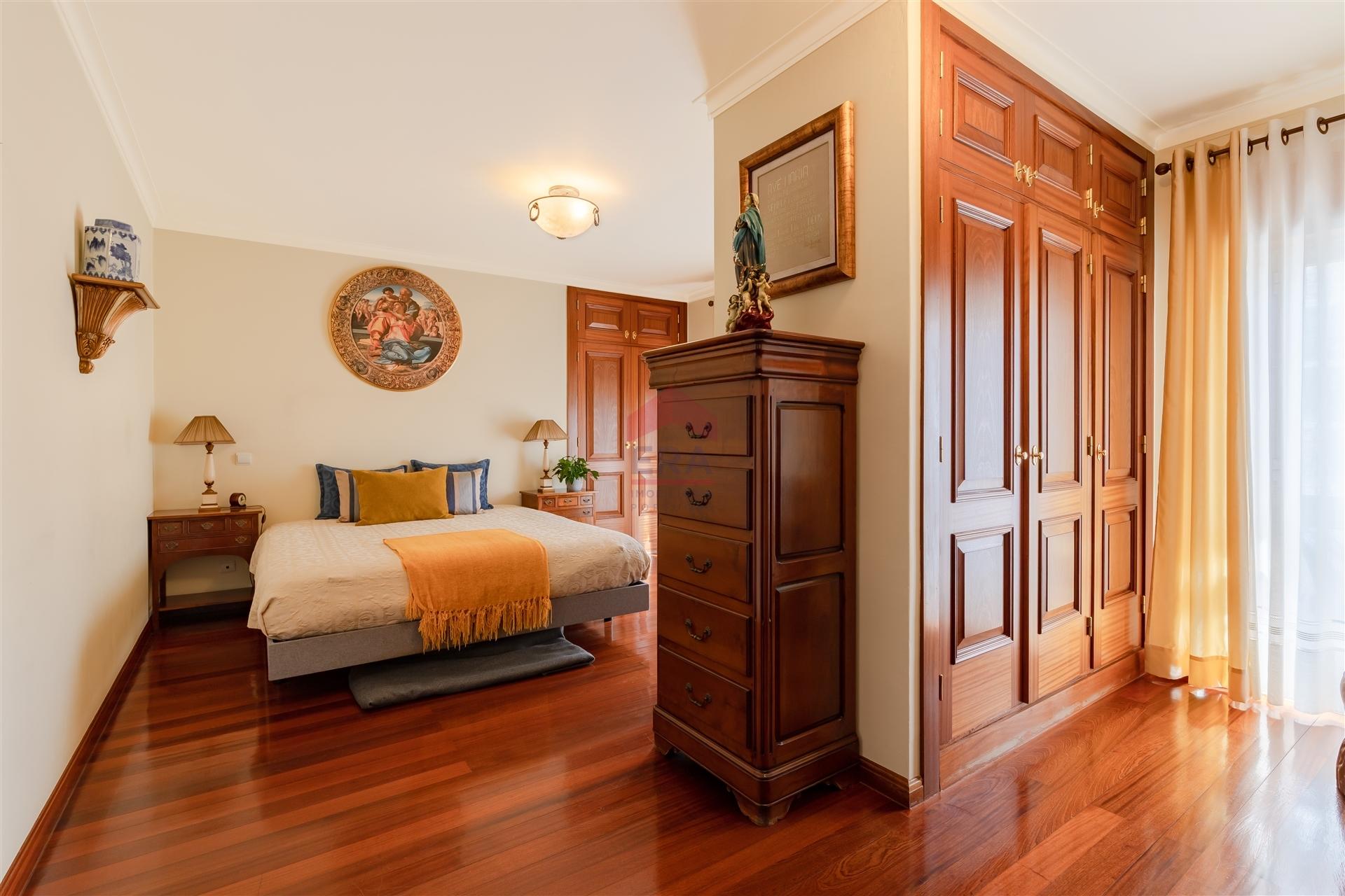 Apartamento T4 Venda em Faro (Sé e São Pedro),Faro