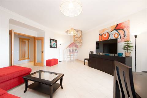 Apartamento T2+2 DUPLEX Venda em Quarteira,Loulé