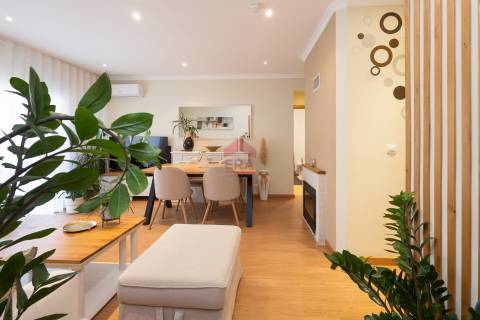 Apartamento T2 Venda em Quarteira,Loulé